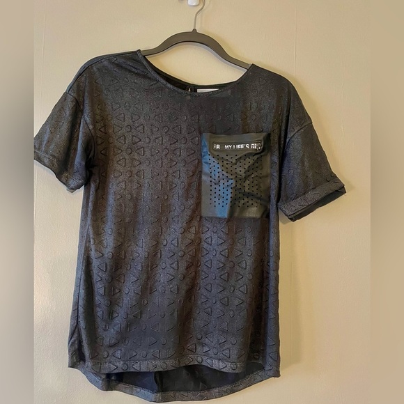 Italian Fashion-T-Shirt-Black-Leather Details-Size M - Picture 1 of 5